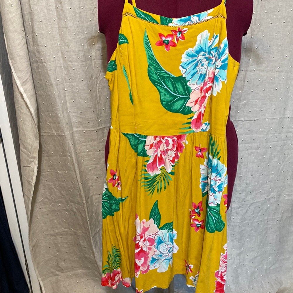 Old Navy Tropical Print dress